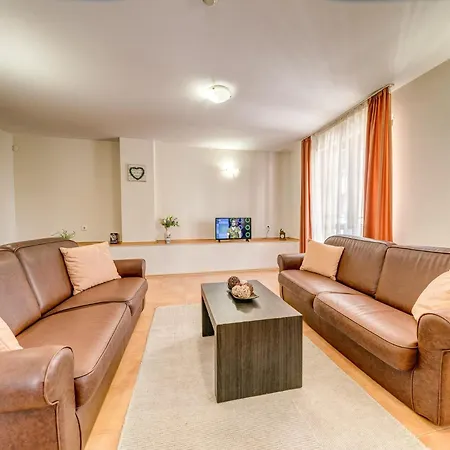 Warm At The Castle Complex With Balcony Apartamento Pamporovo