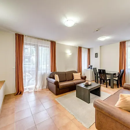Apartamento Warm At The Castle Complex With Balcony